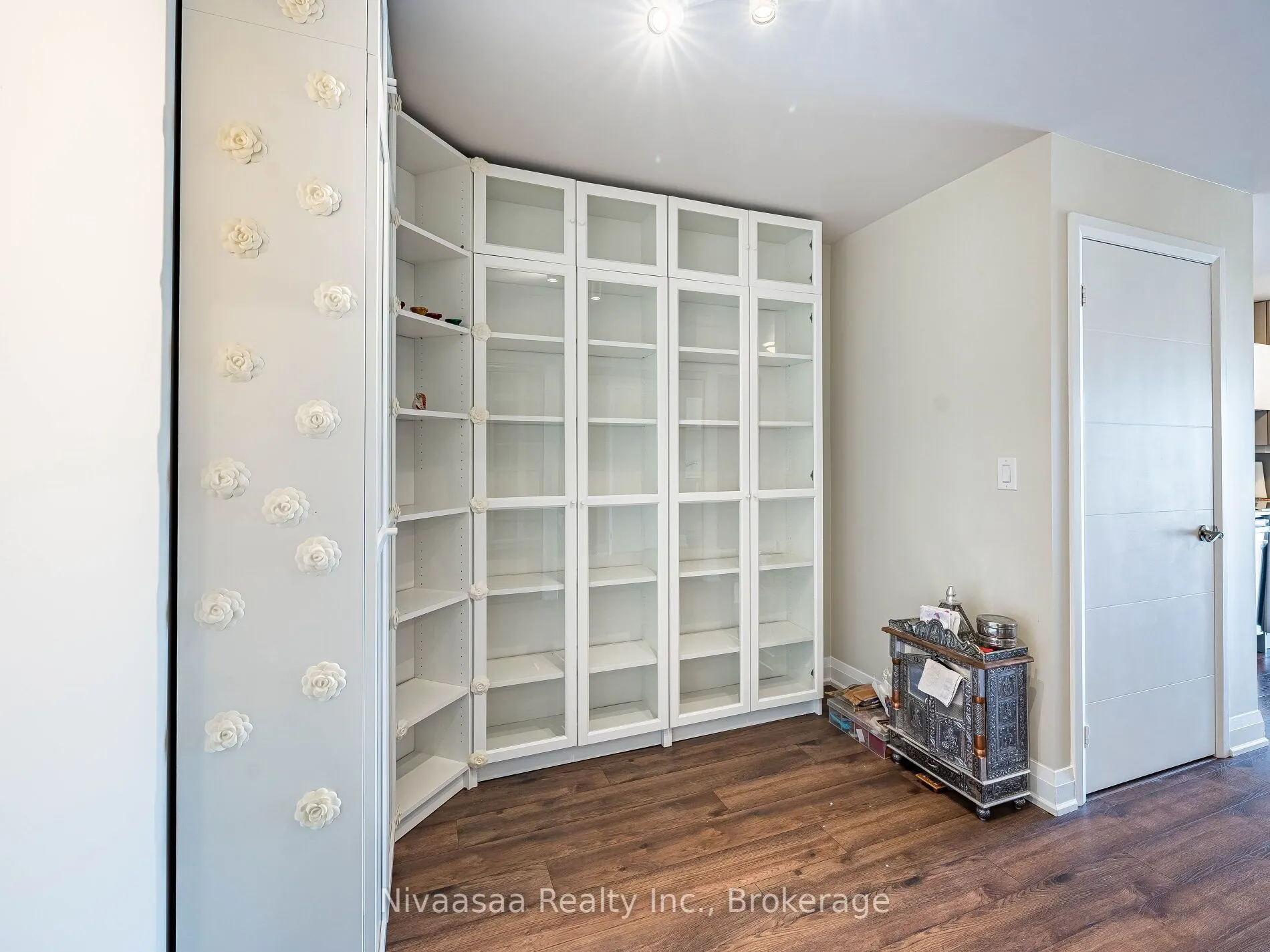 18 Uptown Drive, #820