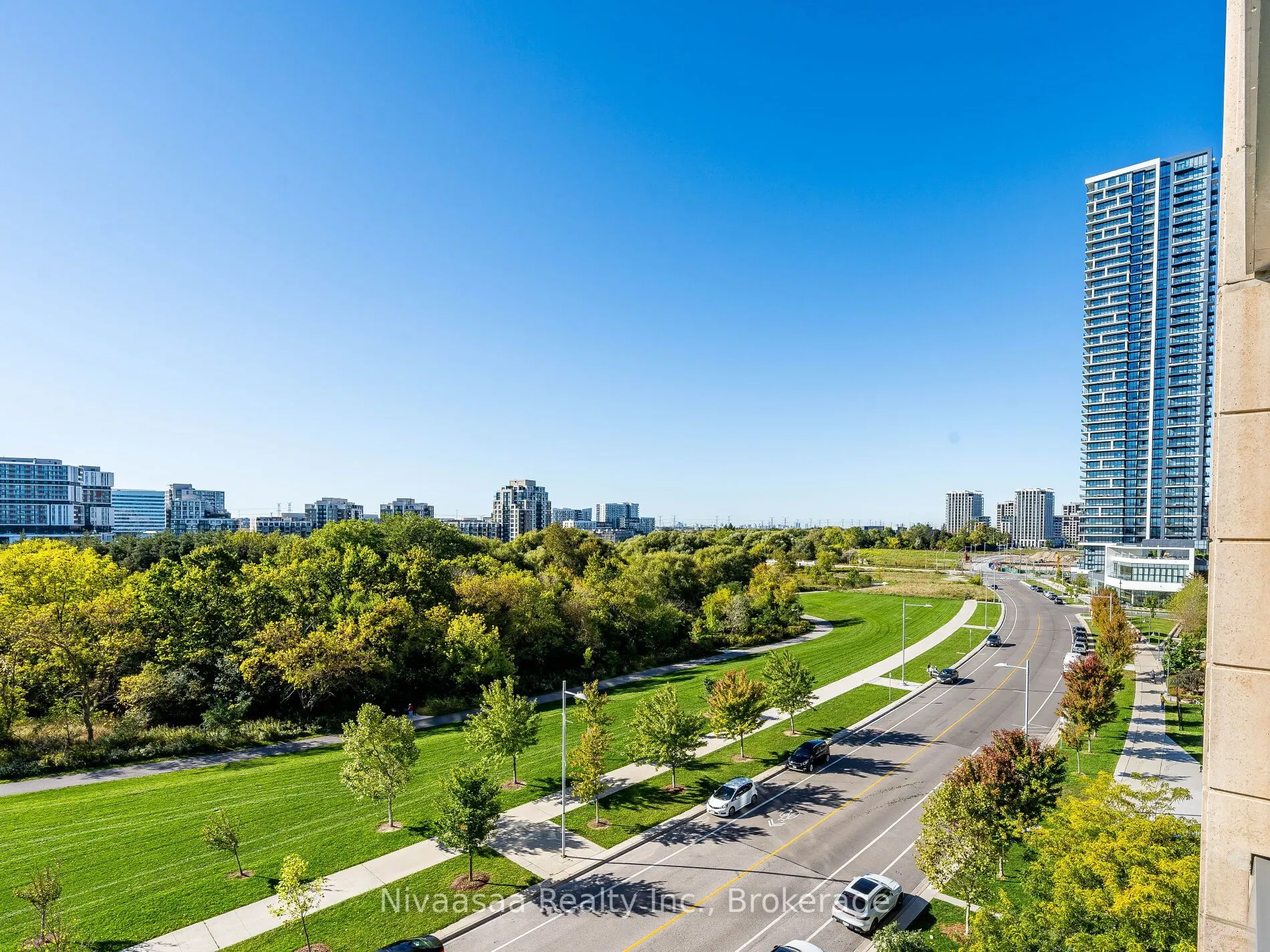 18 Uptown Drive, #820