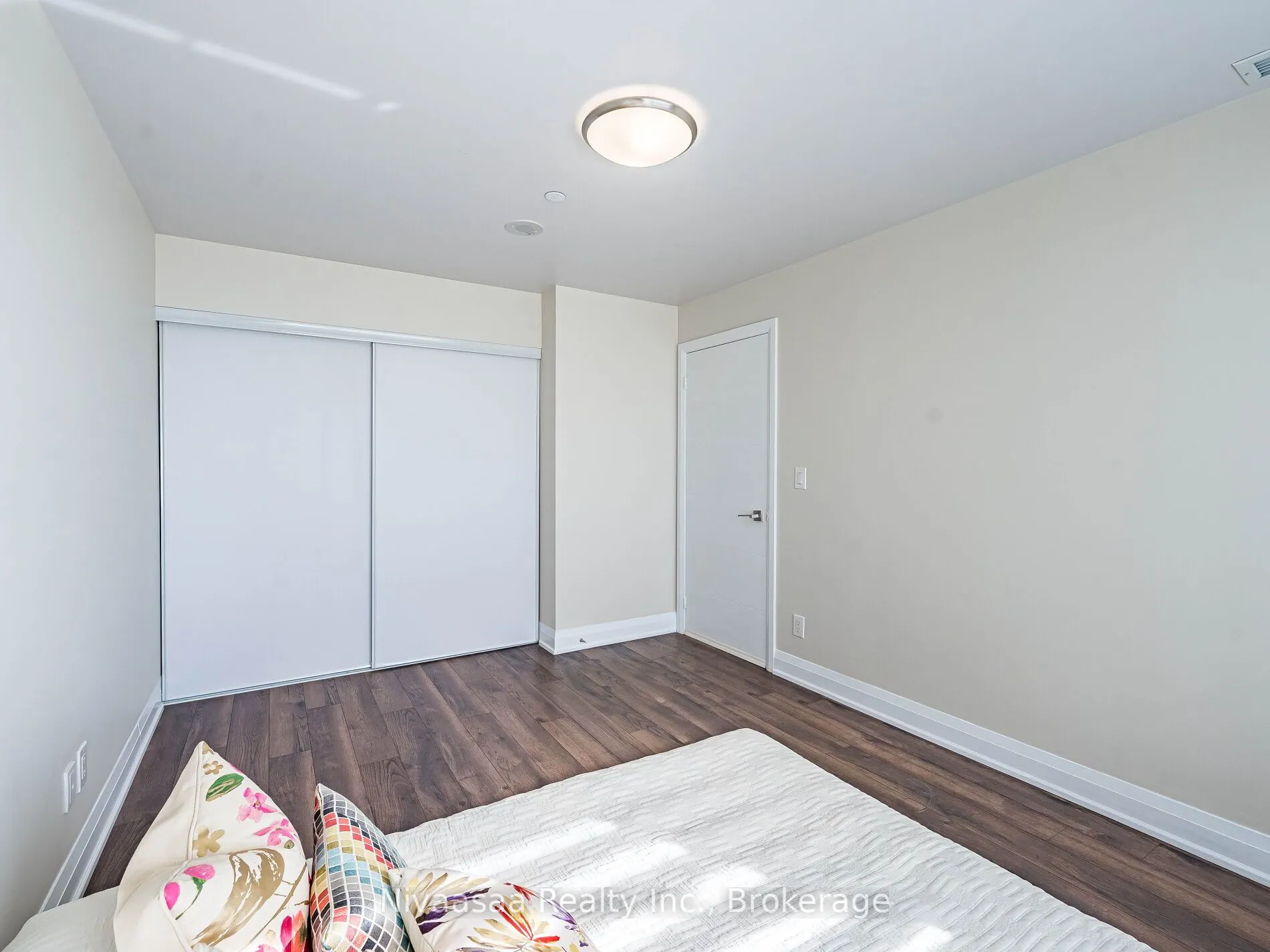 18 Uptown Drive, #820