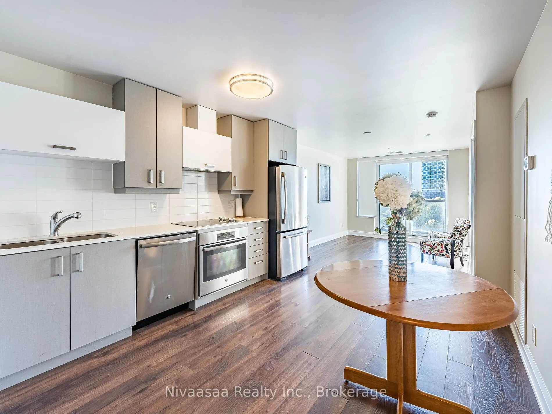 18 Uptown Drive, #820