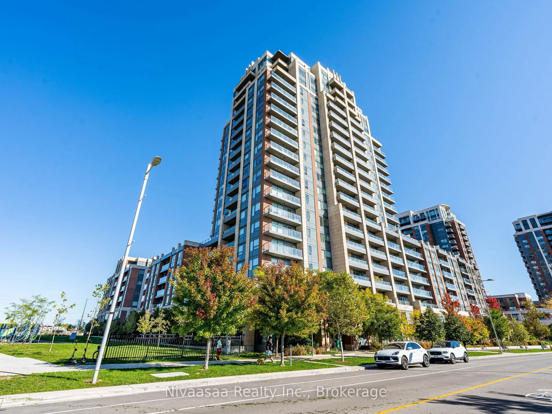 18 Uptown Drive, #820