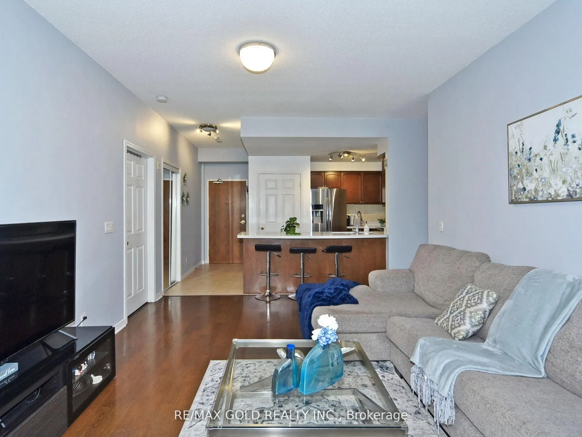 2 Maison Parc Court N, #404