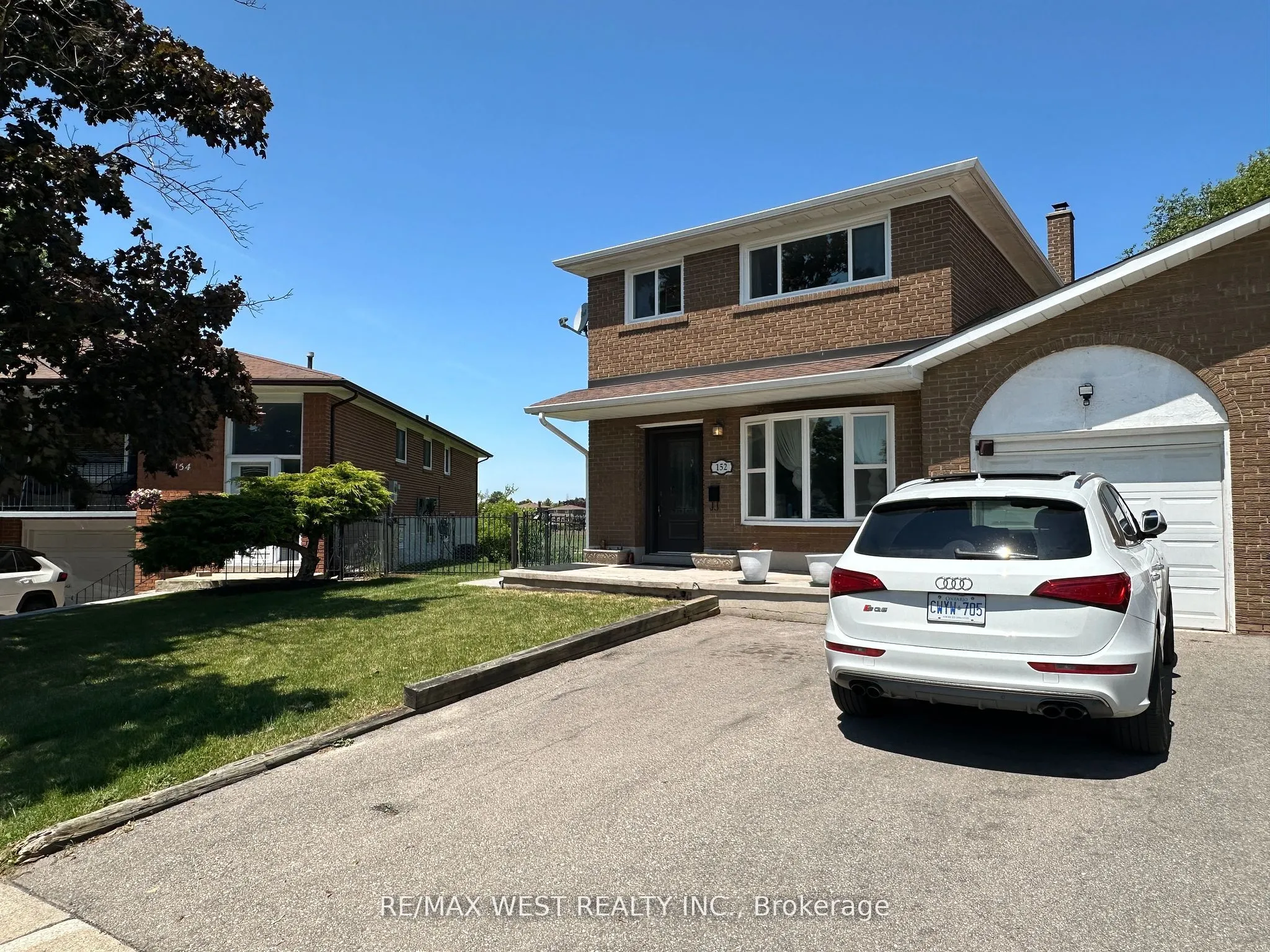 152 Rainbow Drive, #Upper