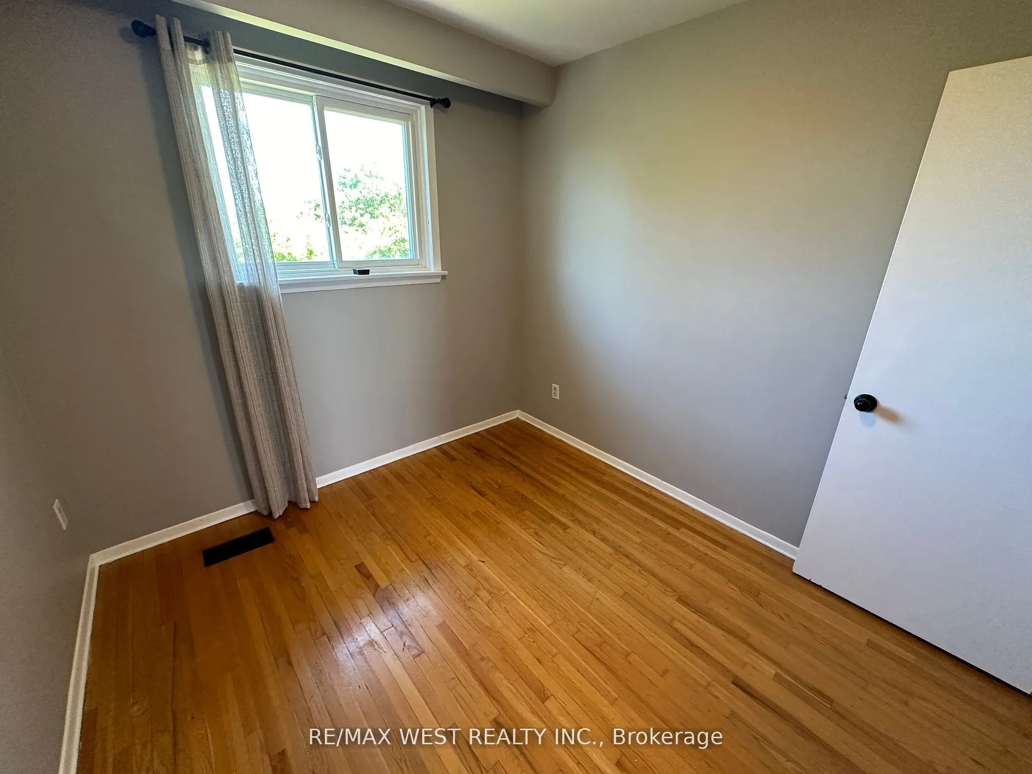 152 Rainbow Drive, #Upper