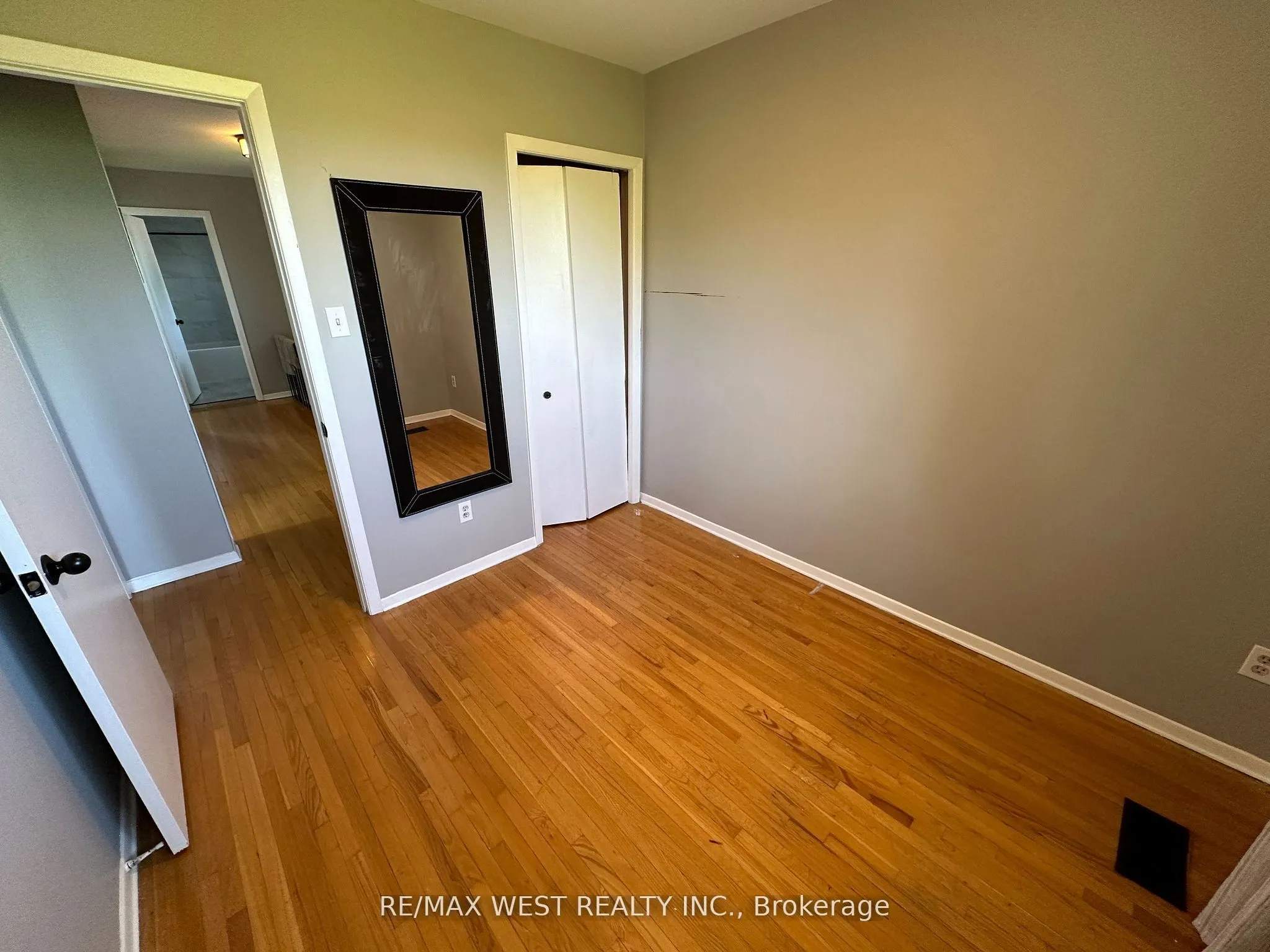 152 Rainbow Drive, #Upper