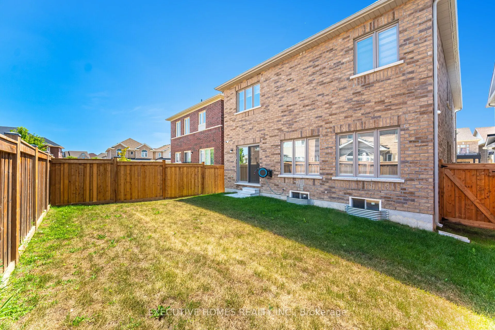 14 Mac Campbell Way