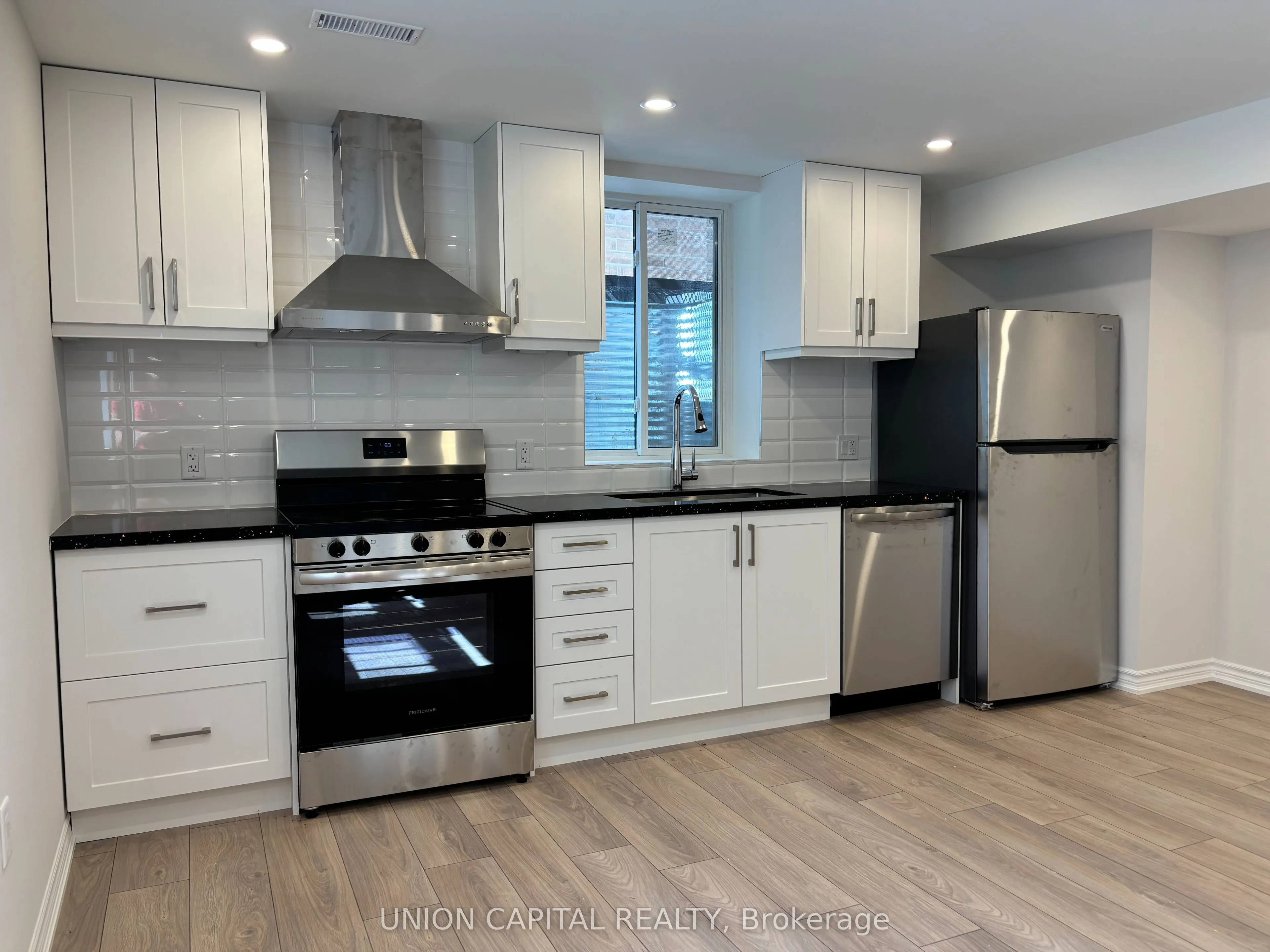 65 Stormont Trail