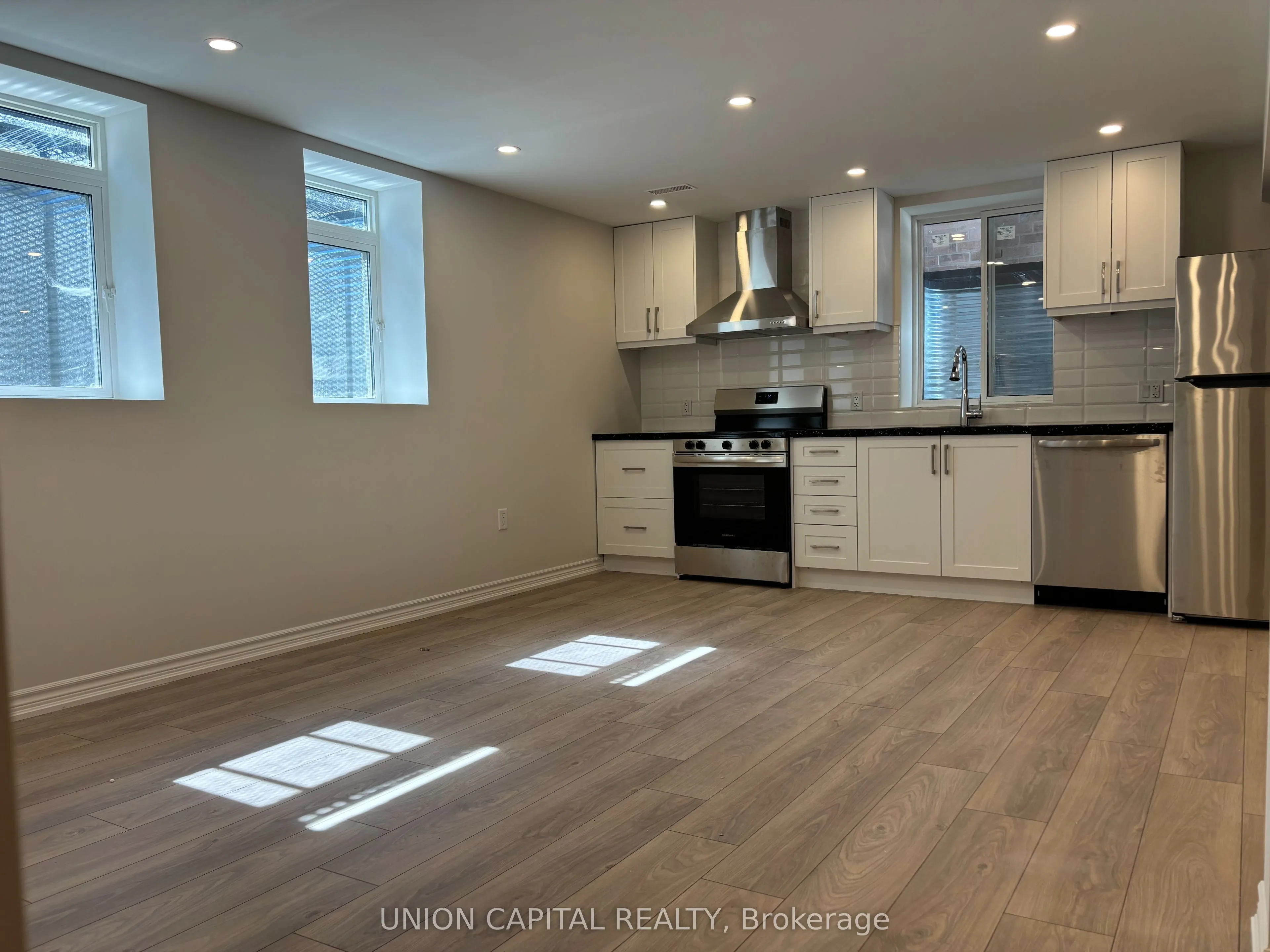 65 Stormont Trail