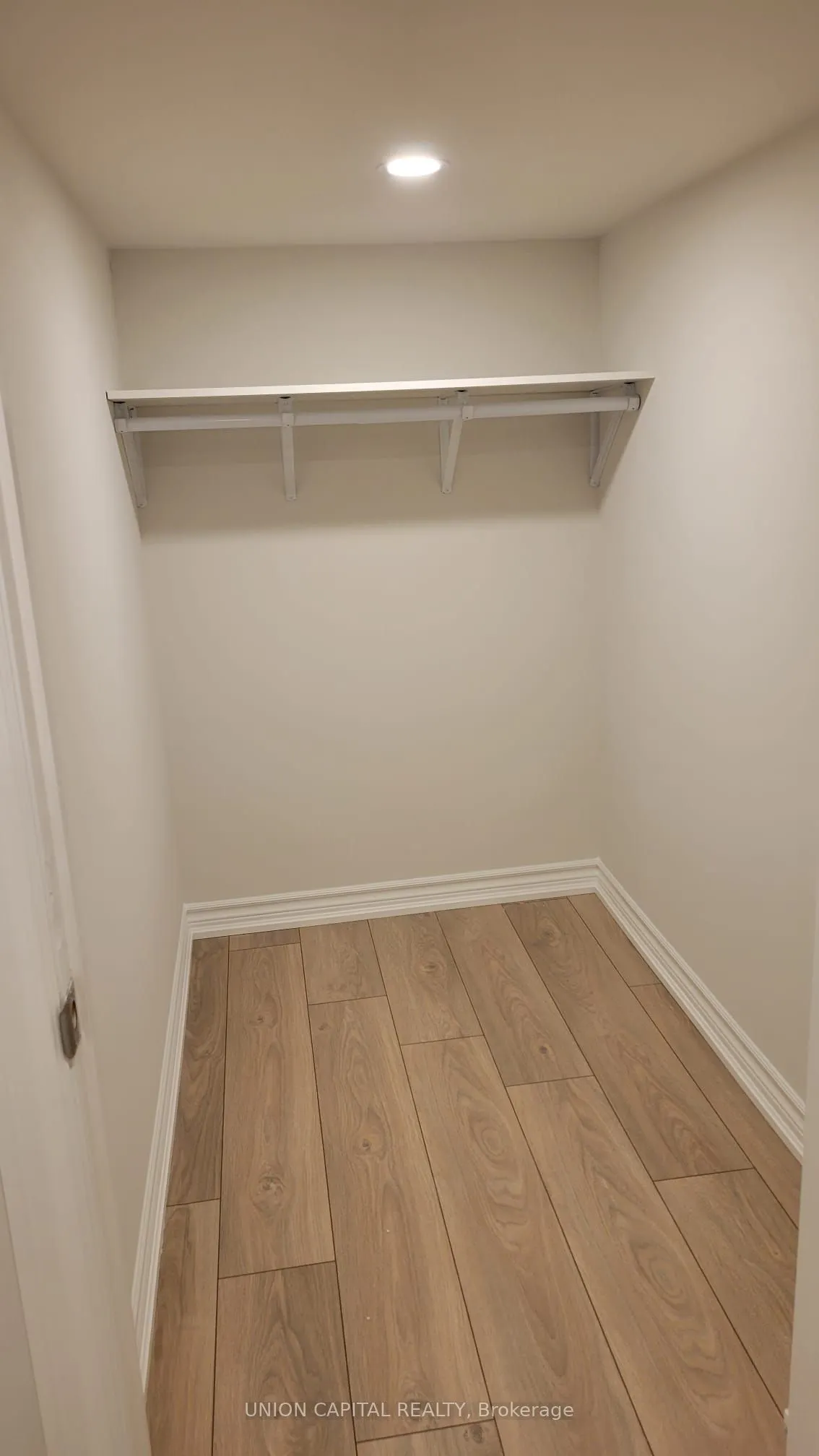 65 Stormont Trail