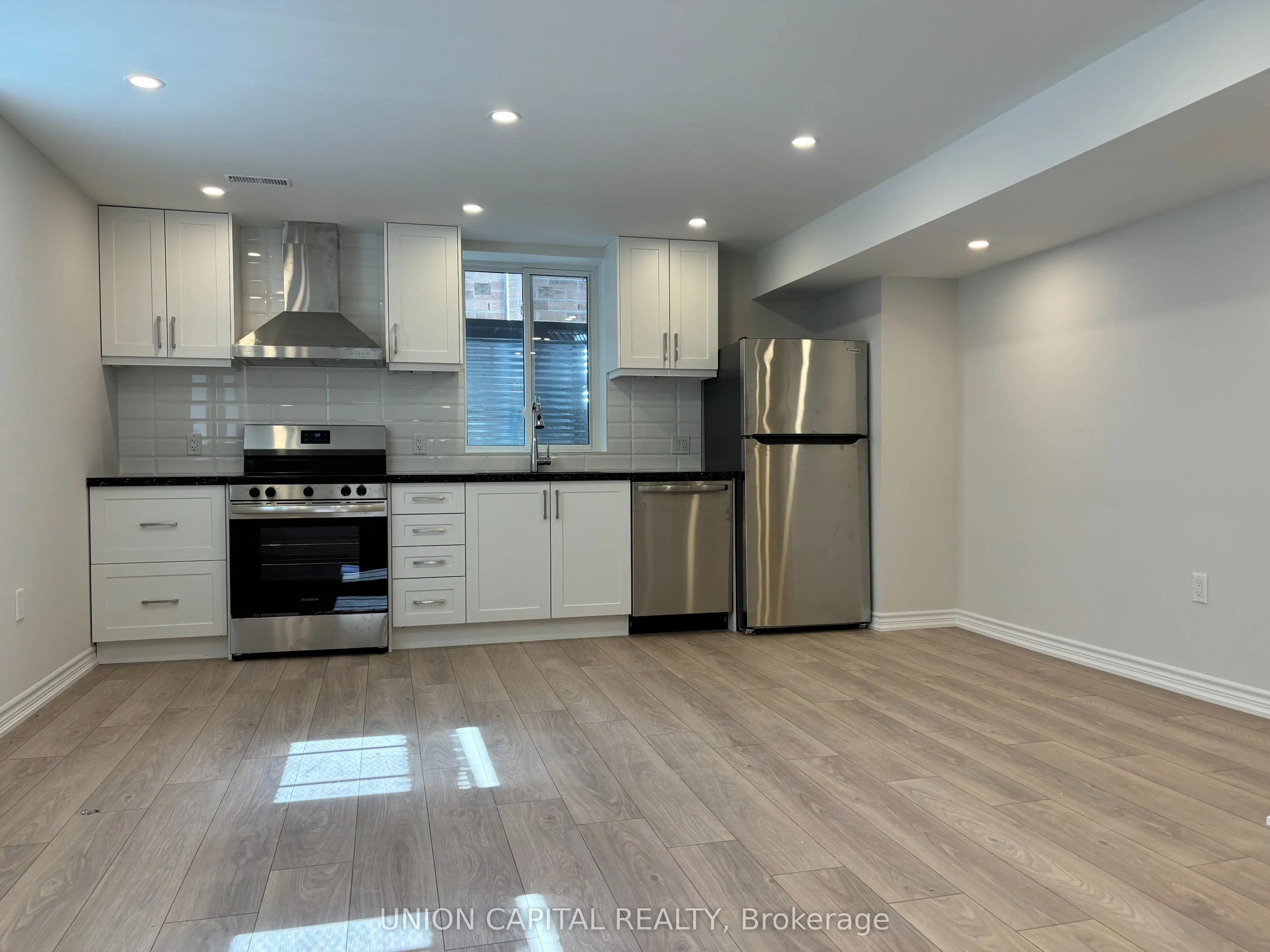 65 Stormont Trail