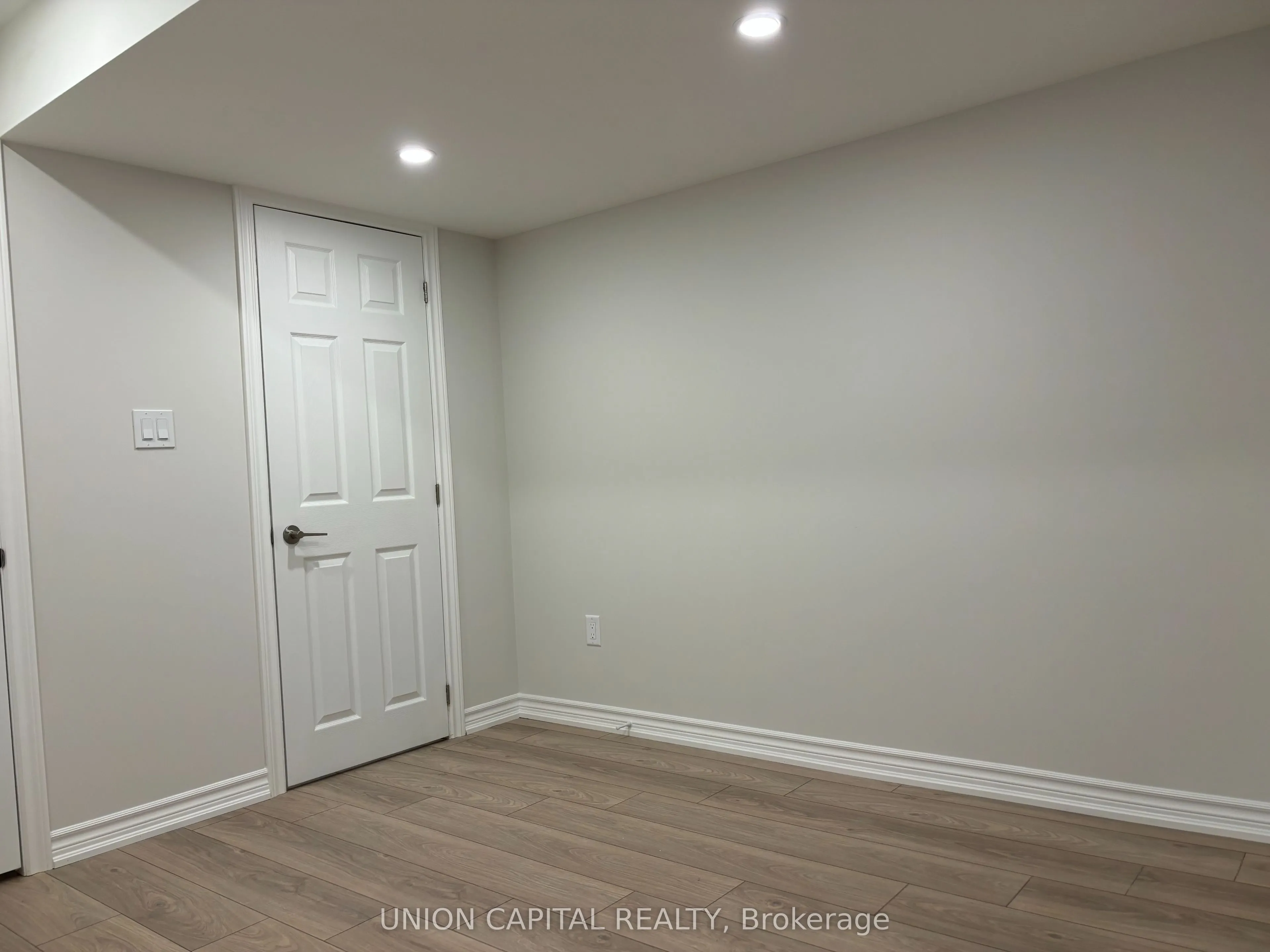 65 Stormont Trail