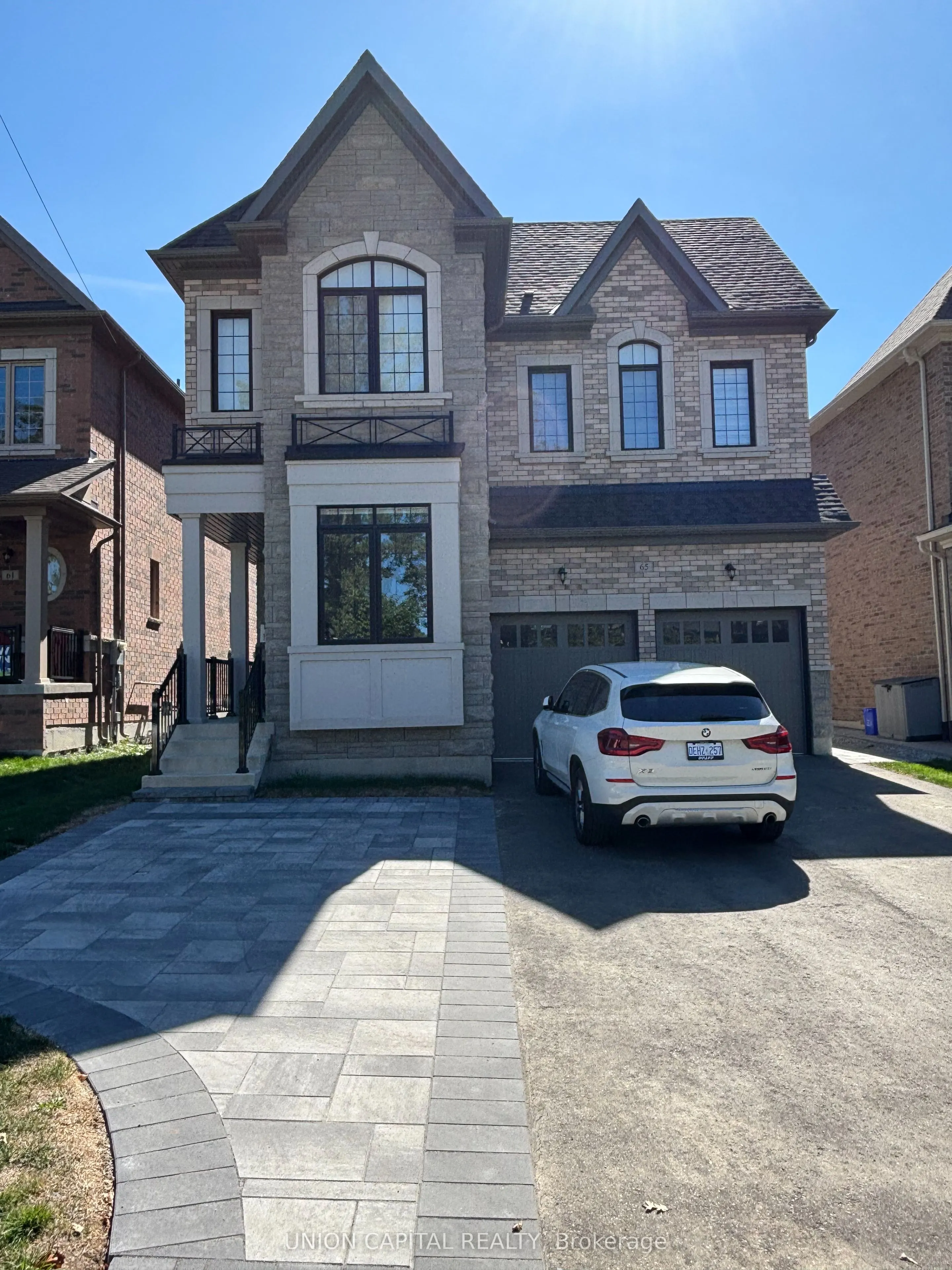 65 Stormont Trail