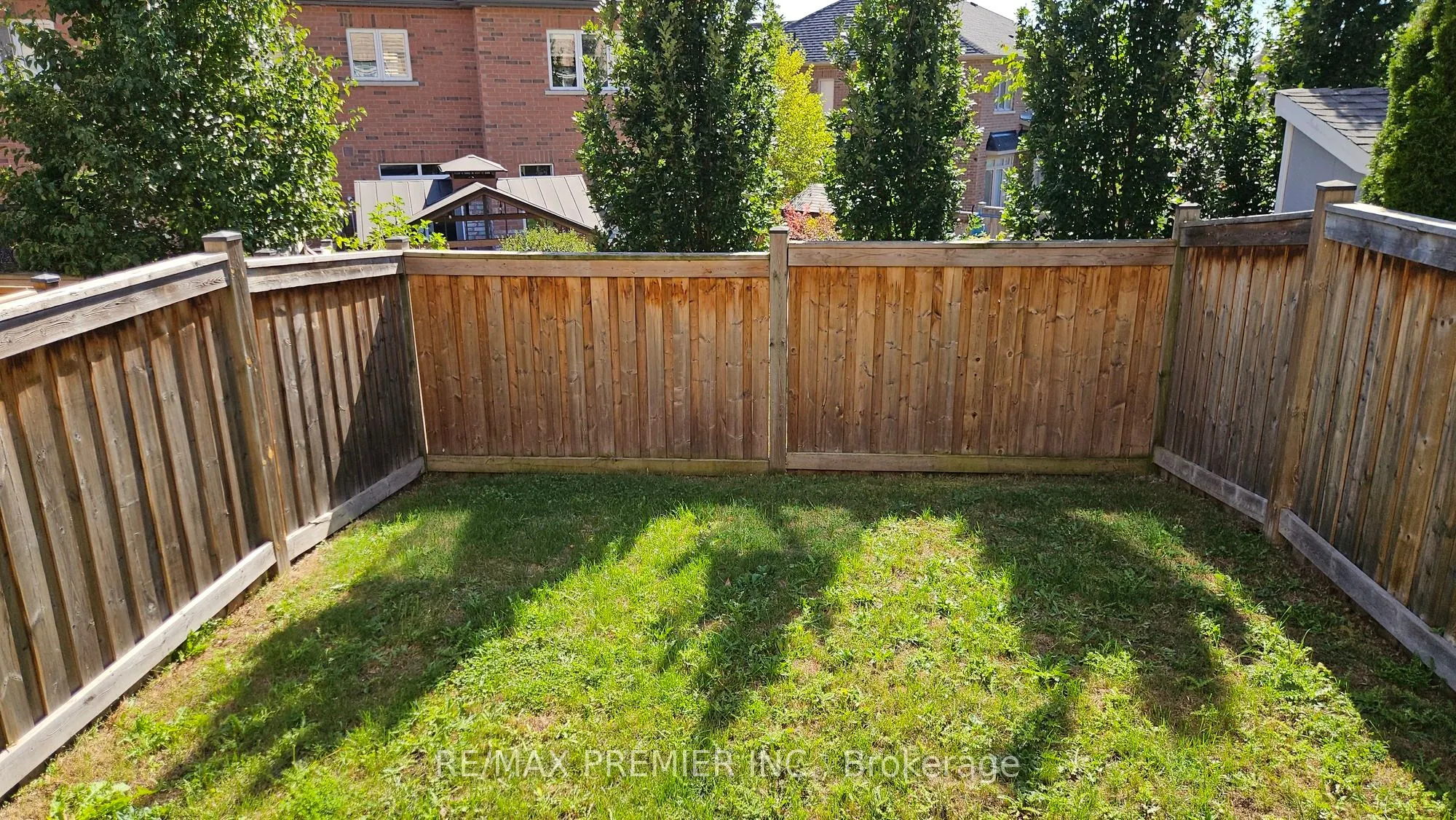 96 Fortis Crescent
