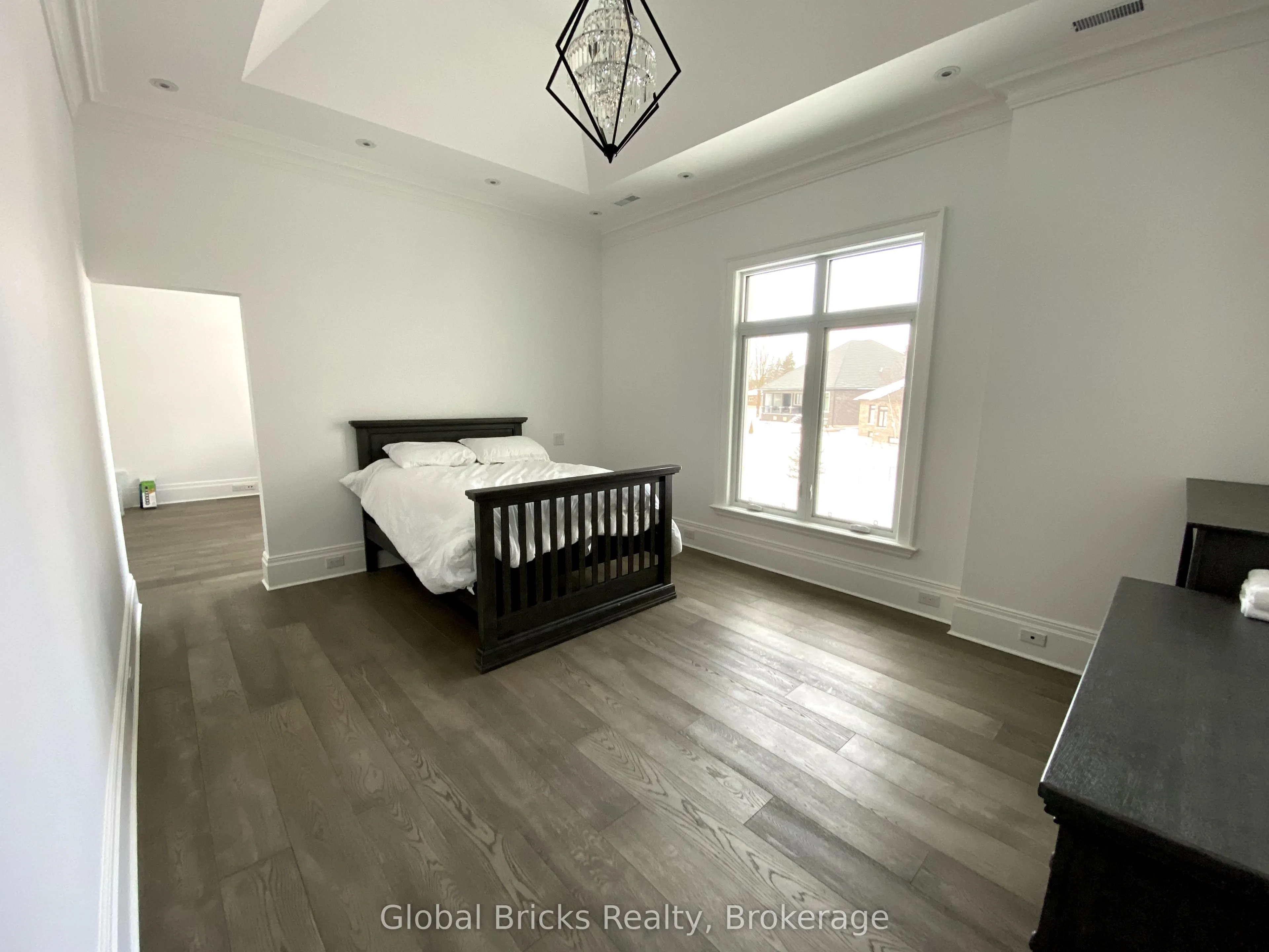 53 elizabeth Drive N