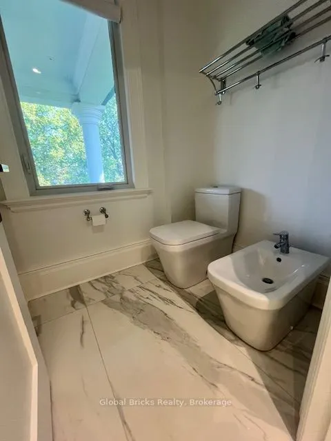 53 elizabeth Drive N