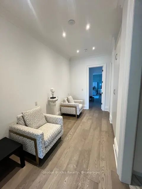 53 elizabeth Drive N