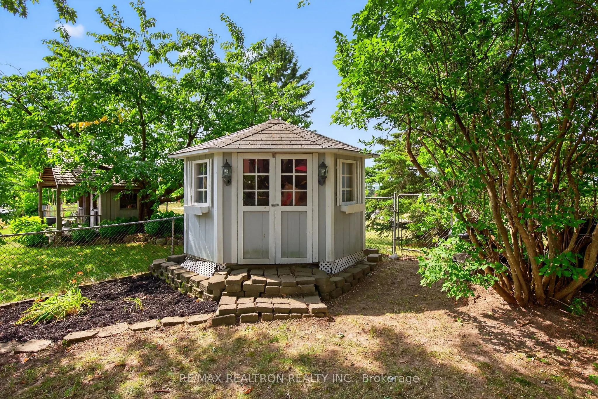 351 Kirby Crescent