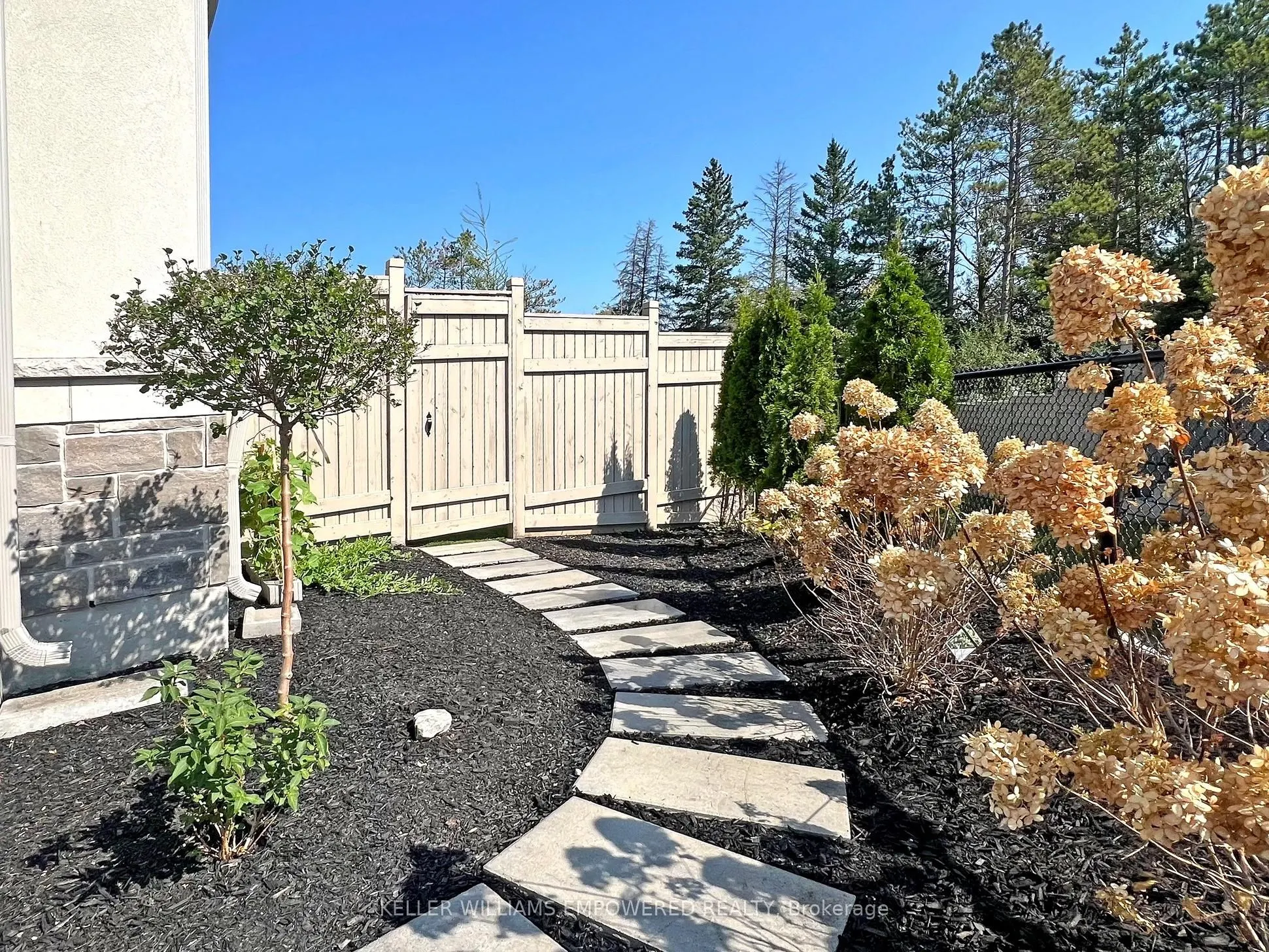 266 Touch Gold Crescent, #Main