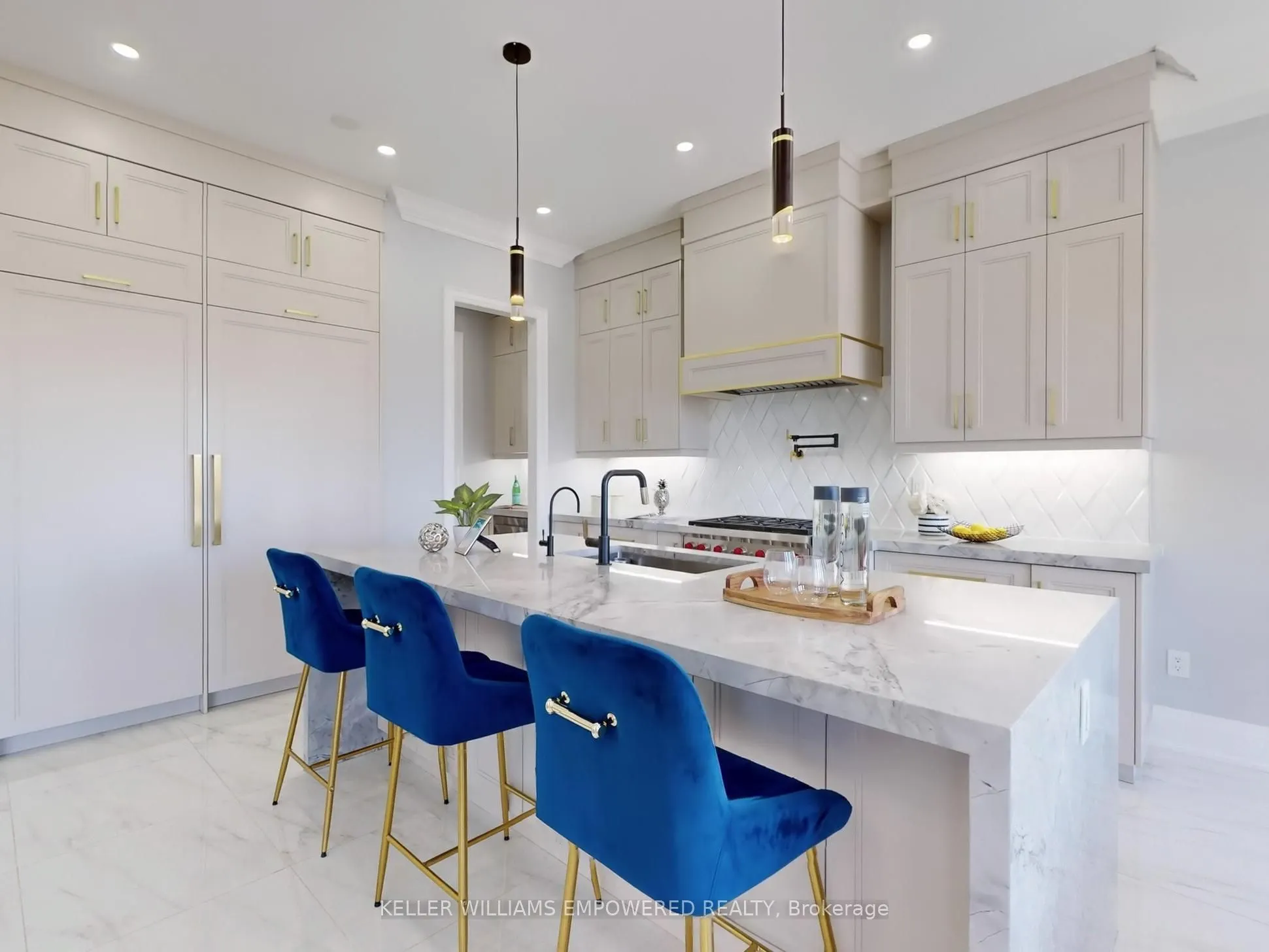 266 Touch Gold Crescent, #Main