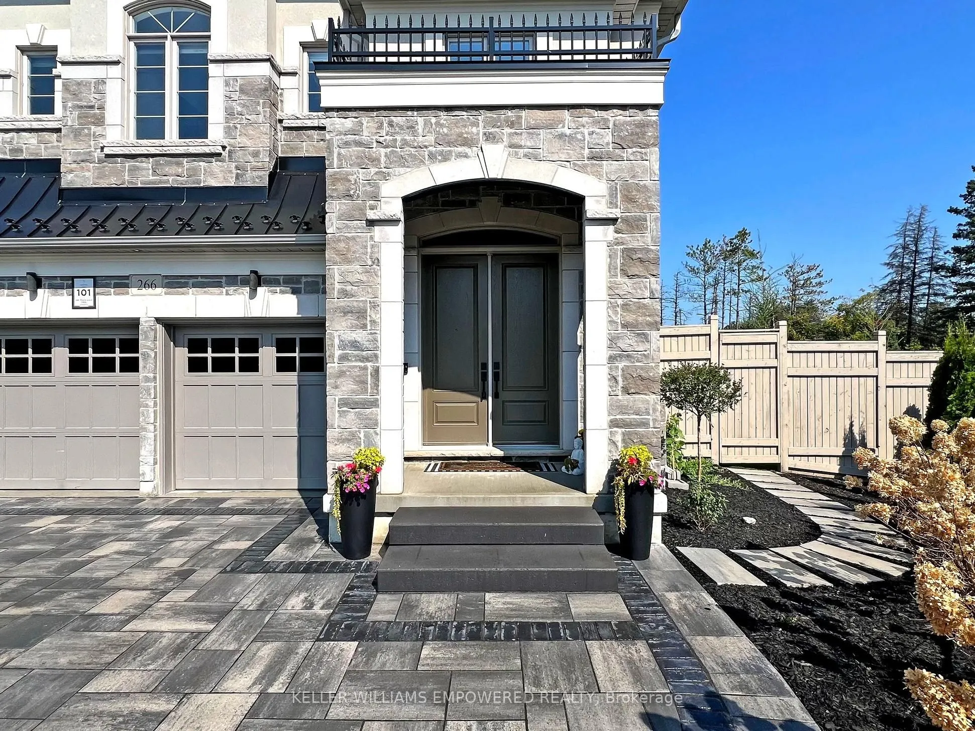 266 Touch Gold Crescent, #Main