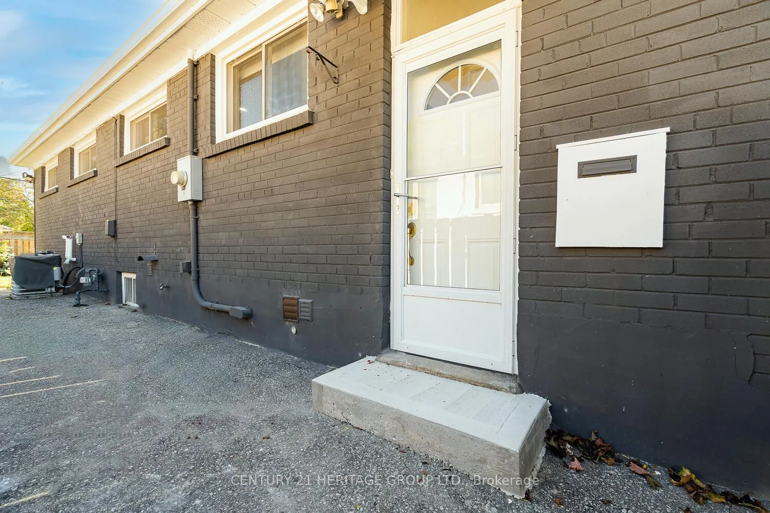 254 Demaine Crescent