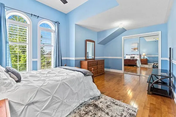 32 Albert Roffey Crescent