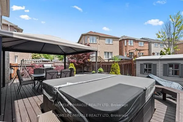 32 Albert Roffey Crescent