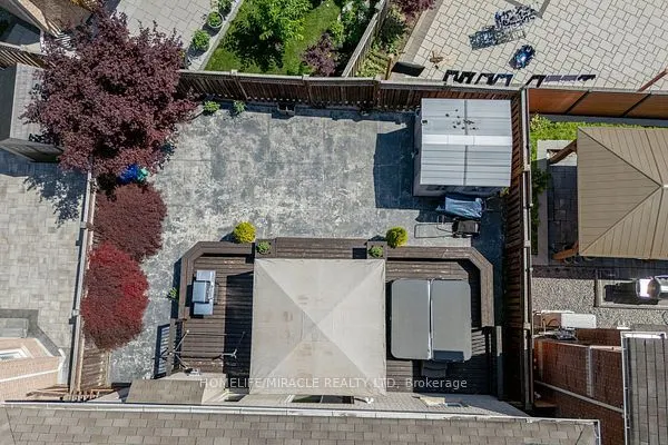 32 Albert Roffey Crescent