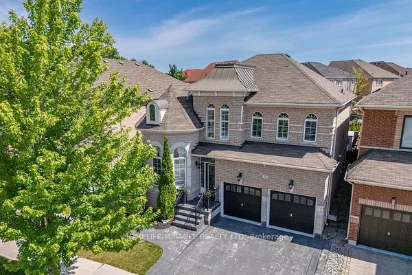 32 Albert Roffey Crescent