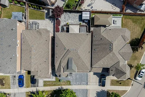 32 Albert Roffey Crescent