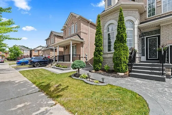 32 Albert Roffey Crescent