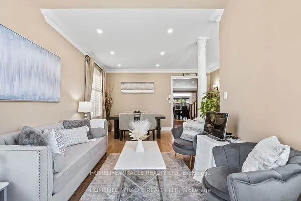 32 Albert Roffey Crescent