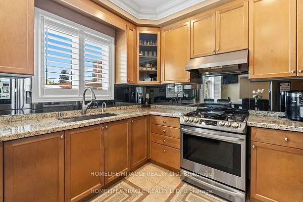 32 Albert Roffey Crescent