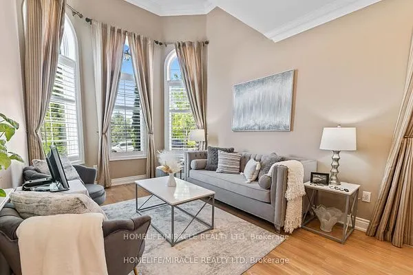 32 Albert Roffey Crescent