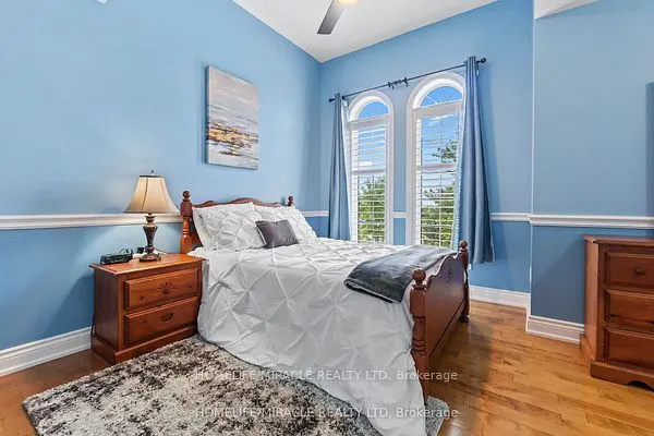 32 Albert Roffey Crescent