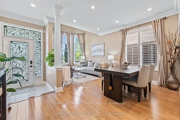 32 Albert Roffey Crescent