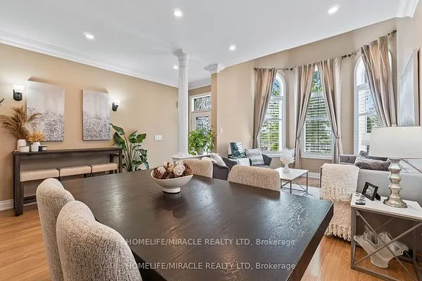 32 Albert Roffey Crescent