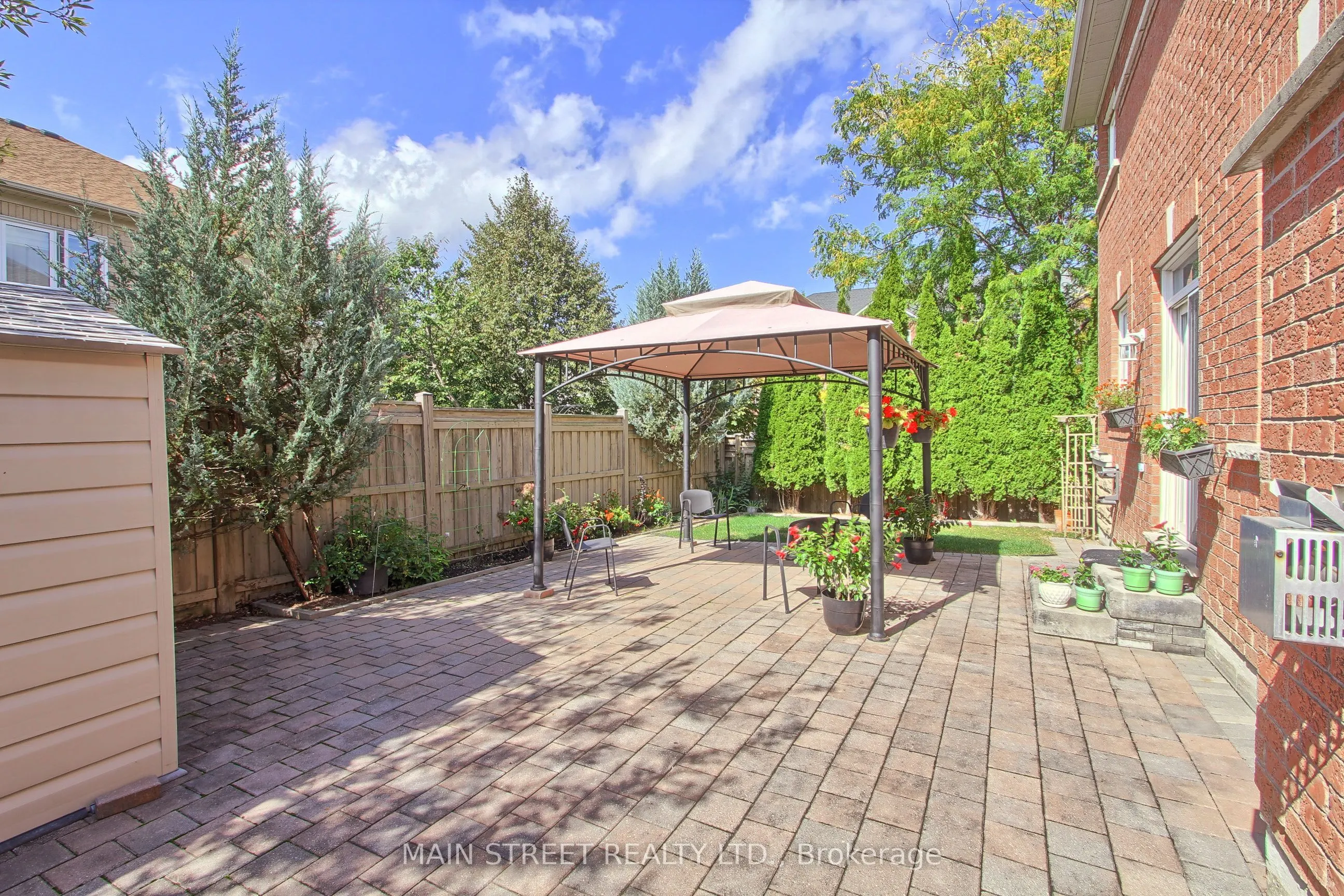 30 Conover Avenue N