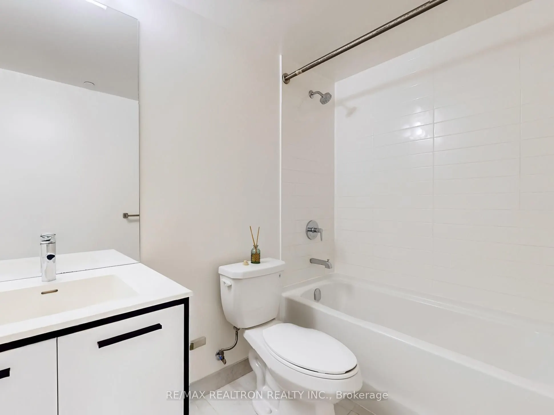 185 Deerfield Road, #415