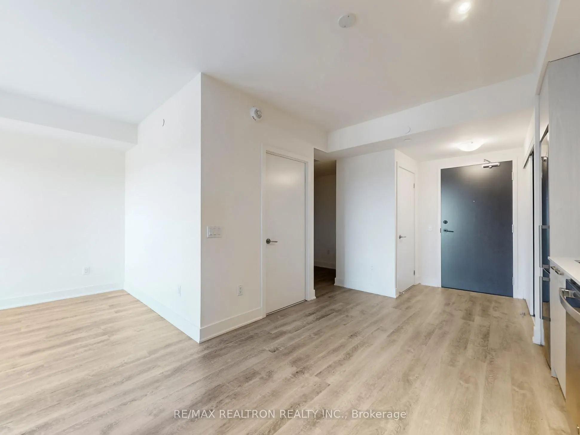 185 Deerfield Road, #415