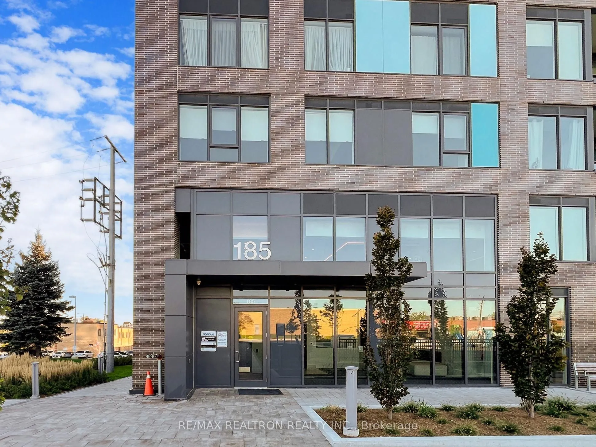 185 Deerfield Road, #415