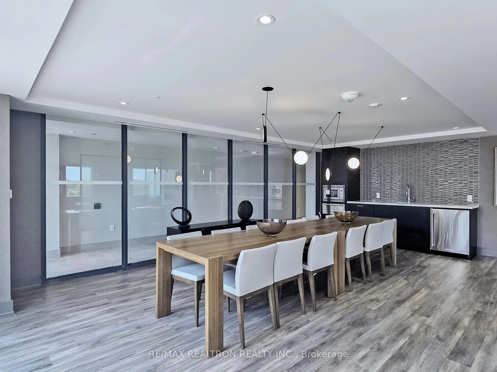 185 Deerfield Road, #415