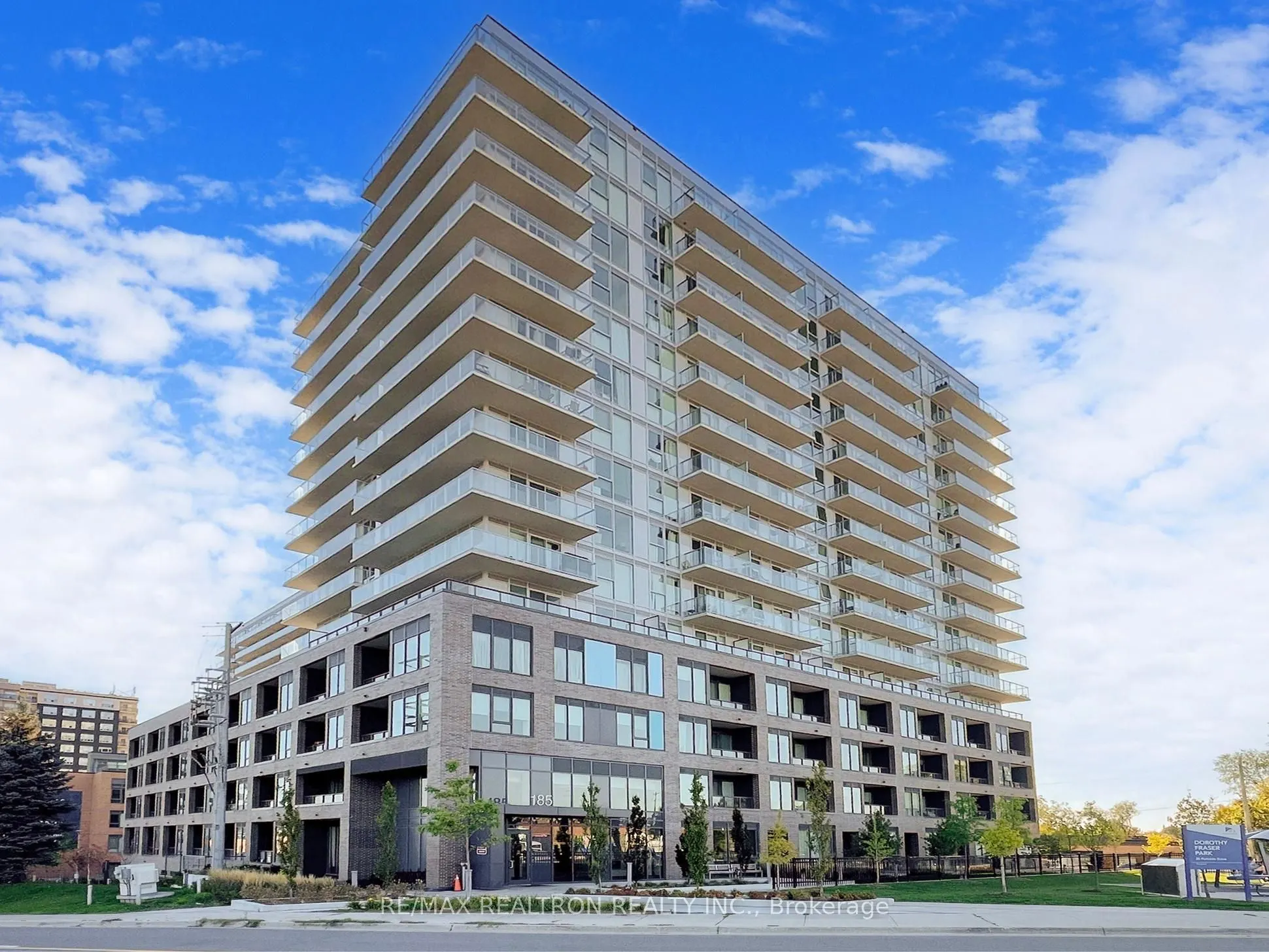 185 Deerfield Road, #415