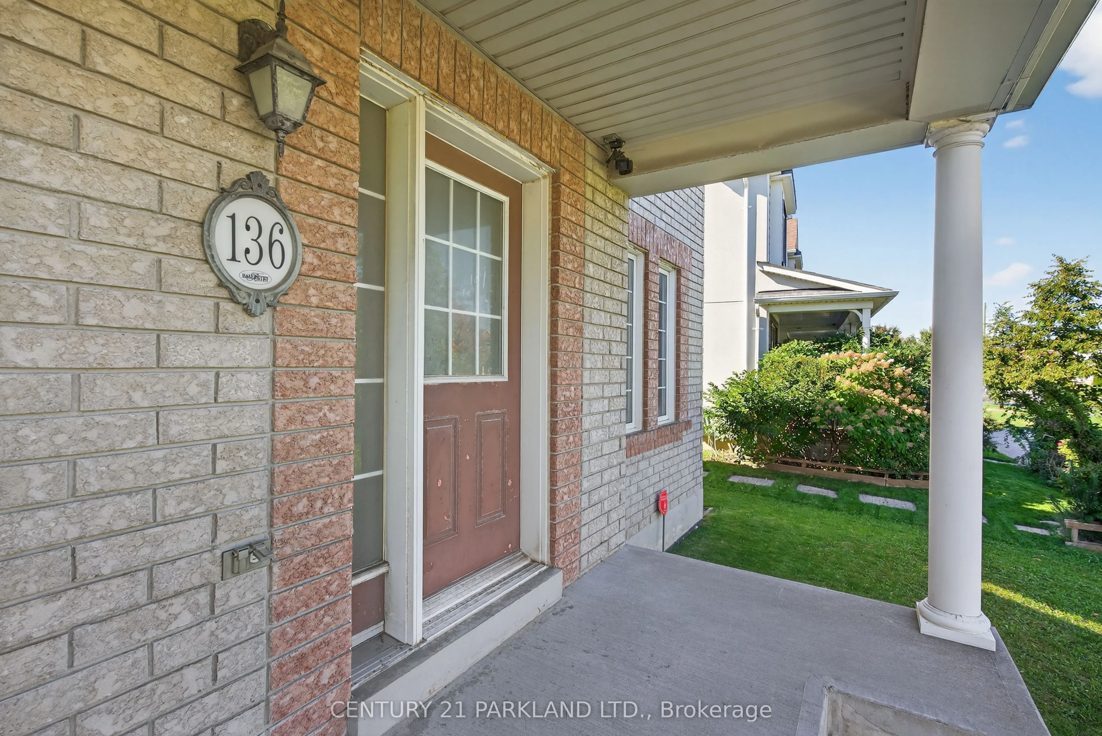 136 Gas Lamp Lane