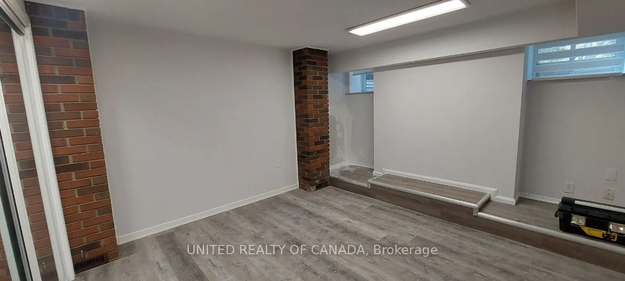 126 Weldrick Rd Road W, #Lower