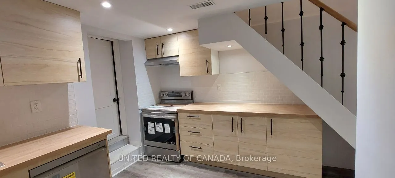 126 Weldrick Rd Road W, #Lower