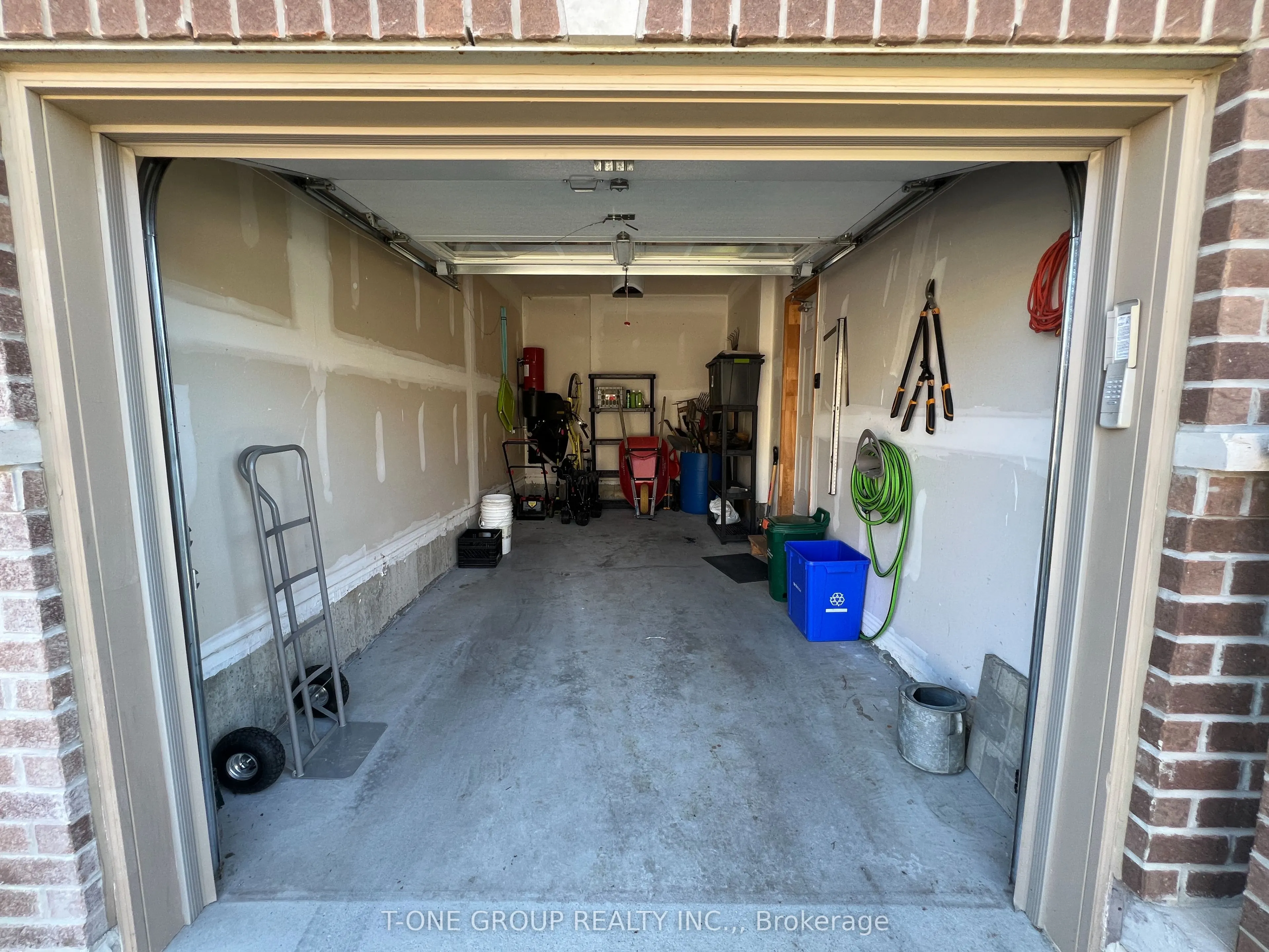 127 Countryman Road