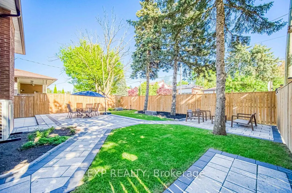 11 Lillian Avenue