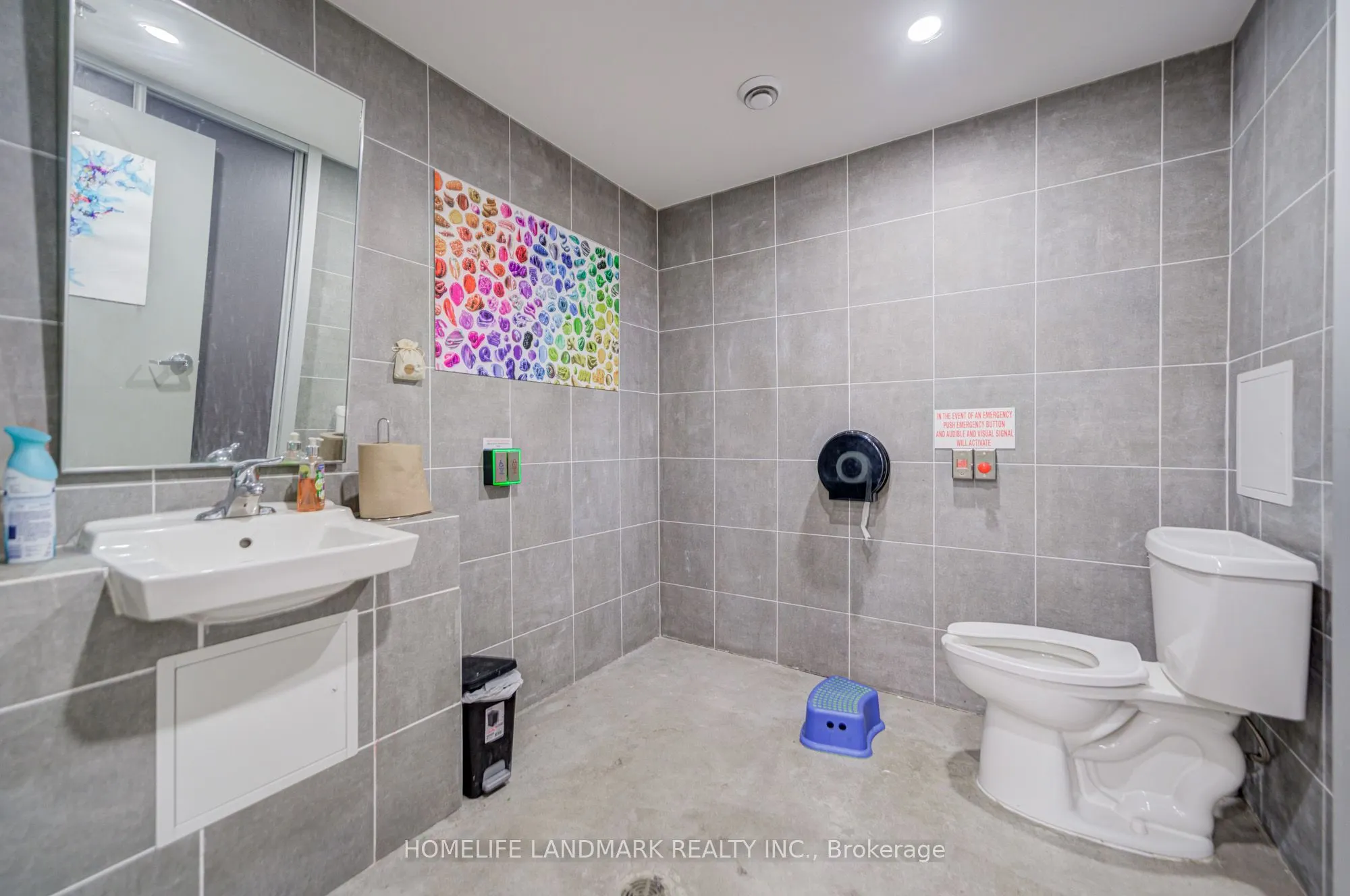 4602 Steeles Avenue E, #R 3