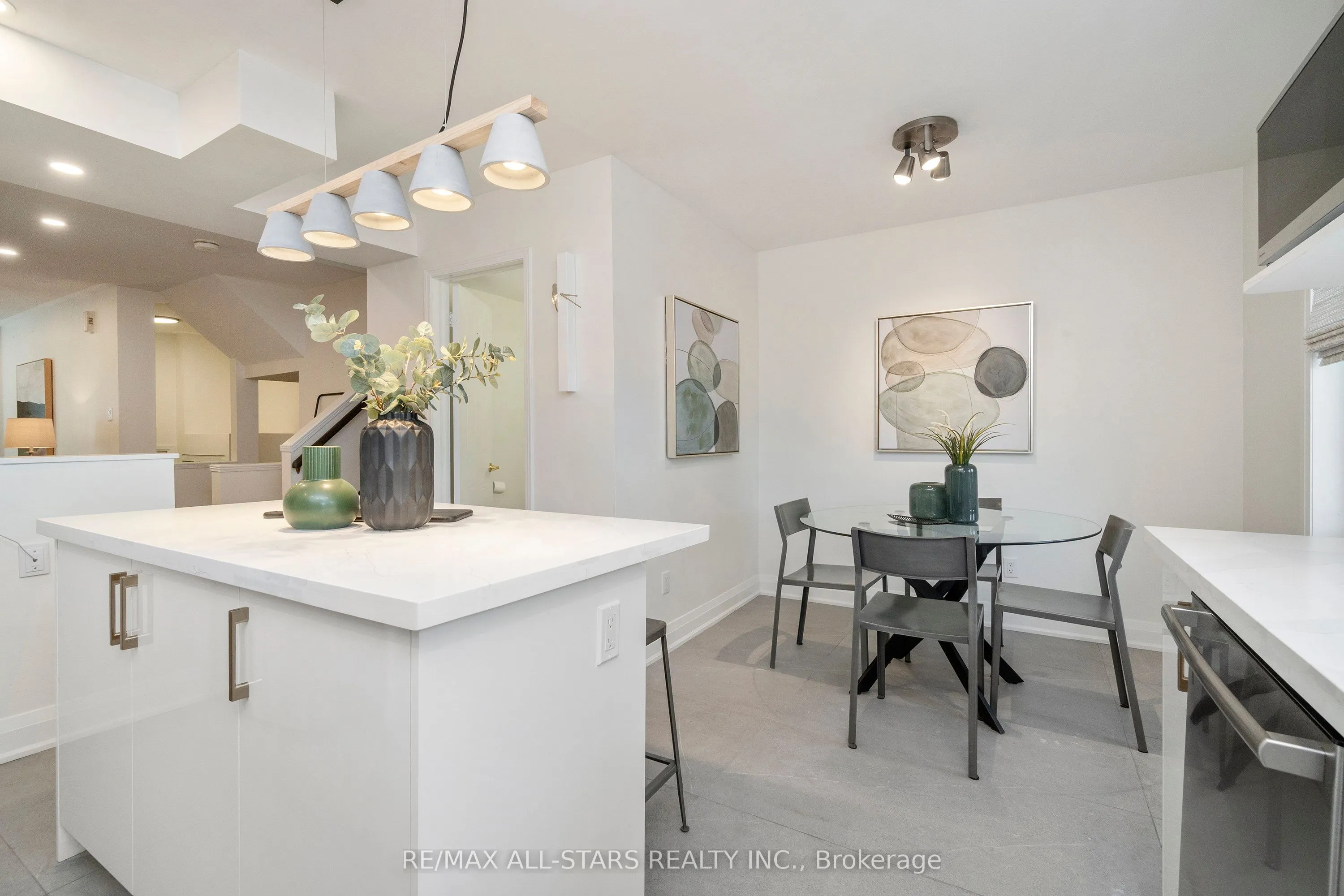 21 Rougehaven Way, #10